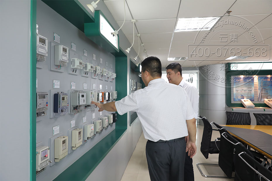 ̩���Զ�̵��ܱ���ʾ